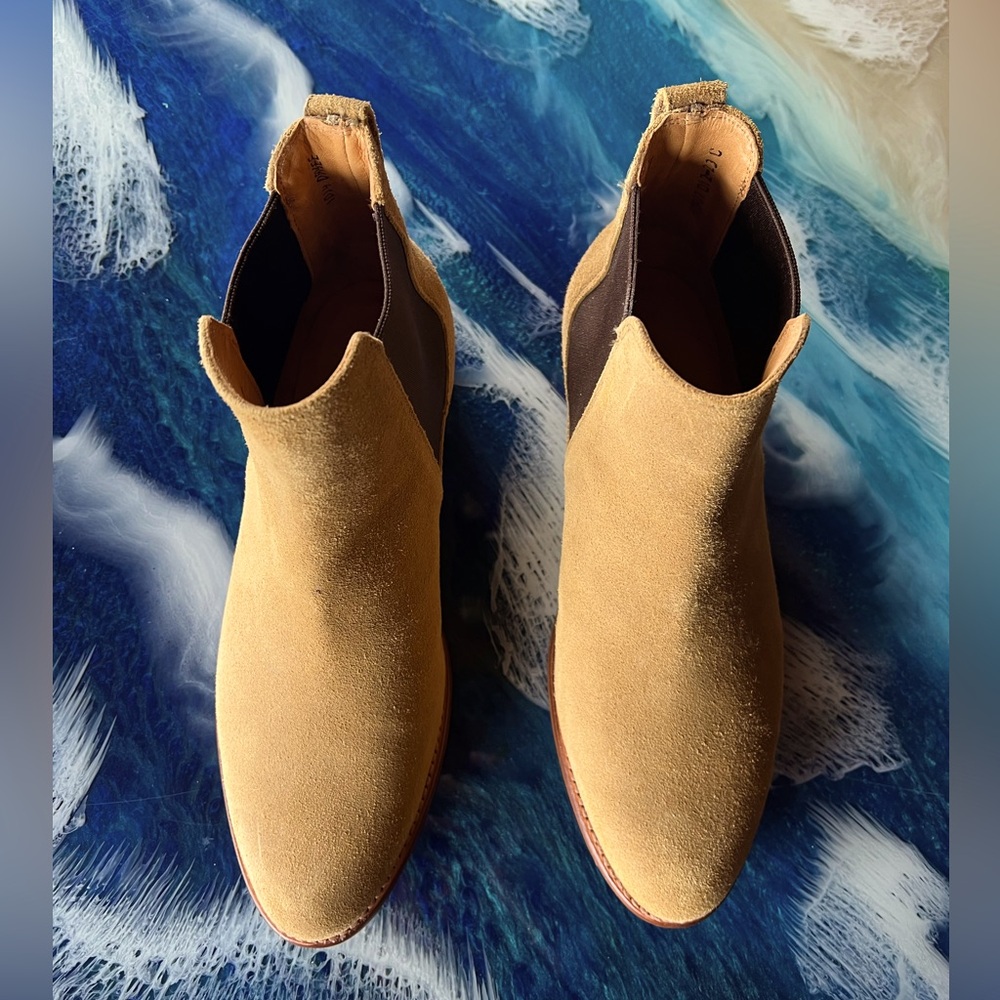 Men’s TECOVA CHELSEA SUEDE Pull on boot Sz. 9.5 EE (wide) Tan WORN ONCE- NEW!